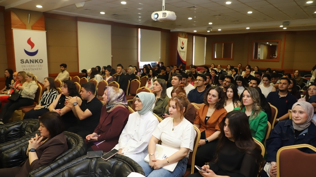 SANKO Üniversitesi'nde "geçmişten günümüze hemşirelikte değerler sempozyumu" düzenlendi