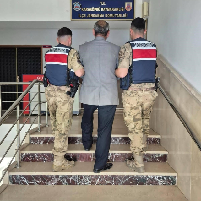 Karaköprü'de aranan şahıs yakalandı