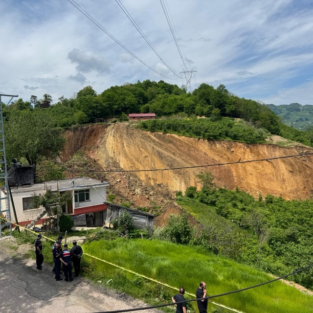 Ordu'da heyelan: O anlar kamerada