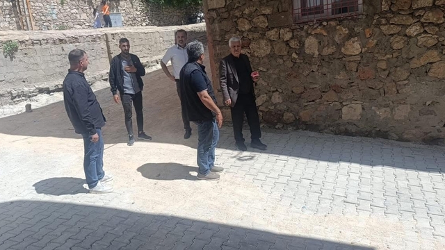 Çermik'te yağışlar nedeni ile bozulan yollar onarılıyor