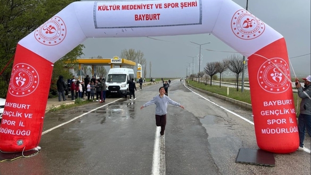 Demirözü'nde 'Gençlik Koşusu' düzenlendi