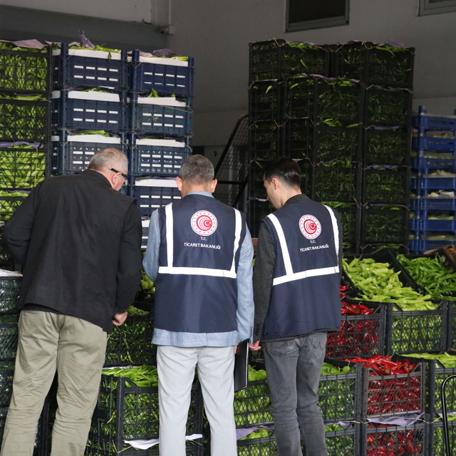 Sakarya'da Kurban Bayramı öncesi sebze meyve halinde denetim yapıldı