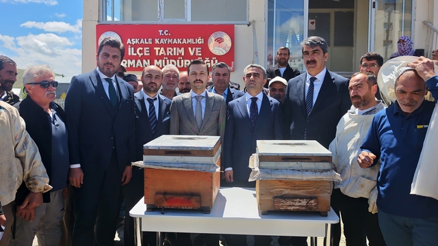 Aşkale'de arıcılığa büyük destek: 50 üreticiye hibeli kovan dağıtıldı