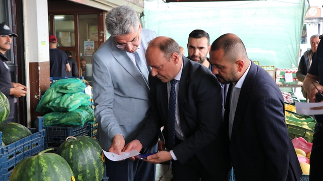 Gaziantep'te Kurban Bayramı öncesi sebze meyve halinde denetim yapıldı