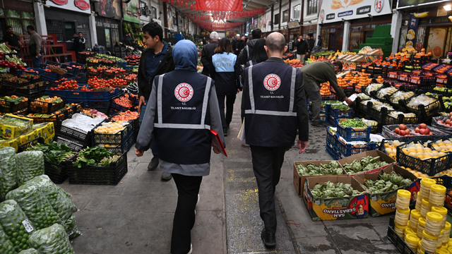 Kurban Bayramı öncesinde Ankara'da hal, otogar ve marketlerde fiyat denetimi yapıldı