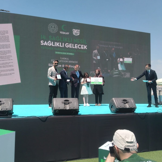 Sivaslı öğrenci Yeşilayın "Sağlıklı Nesil Sağlıklı Gelecek Yetenek Yarışmas...