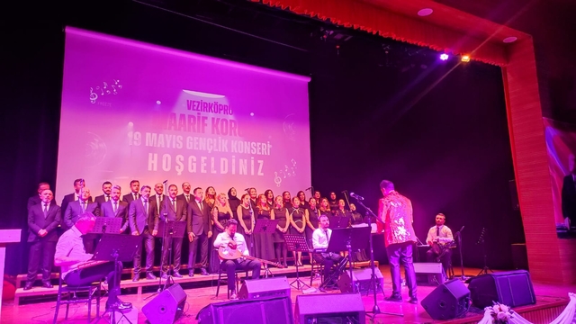 Vezirköprü'de Maarif Korosu'ndan "19 Mayıs"a özel konser