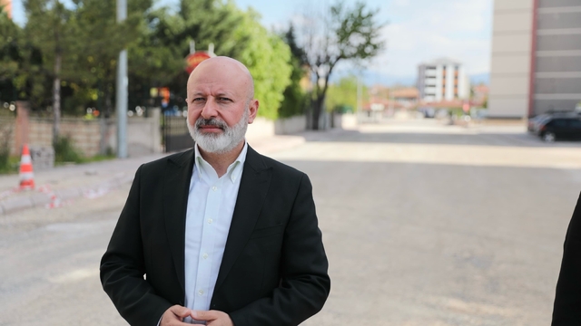 Başkan Çolakbayrakdar: "Seyrani'de yolları, otoparkı ve yeşil alanlarıyla yeni bir yaşam kuruyoruz"
Kocasinan, Seyrani'de modern ve konforlu yaşamın kapılarını açıyor