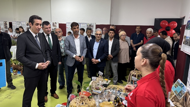 Bozyazı'da Bilim Fuarı açıldı