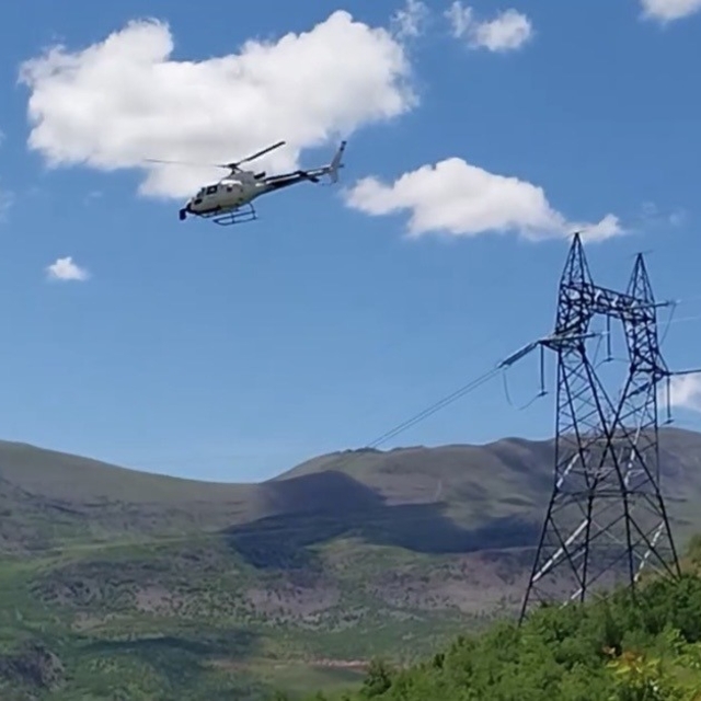 Karakaya Barajı ana elektrik iletim hattında helikopter destekli bakım