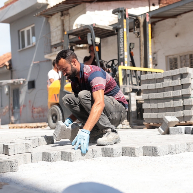İncirliova'da yeni yollar bayrama yetişecek