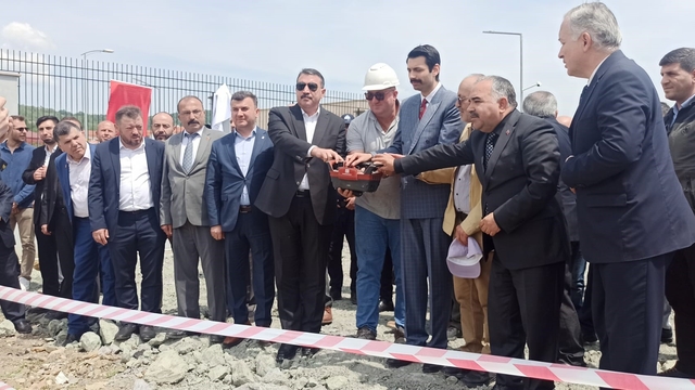 Devrek'te temel atma töreninde protokol bir araya geldi