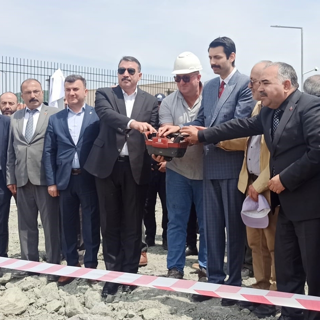 Devrek'te temel atma töreninde protokol bir araya geldi