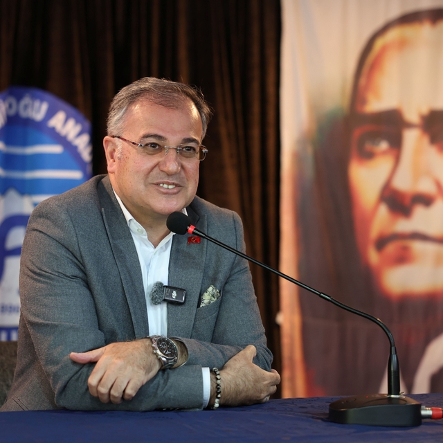 Başkan Özdoğan gençlerle baş başa