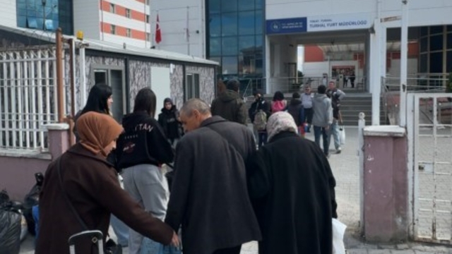 Tokat'ta taşkın riskine karşı vatandaşlar güvenli bölgelere taşındı
