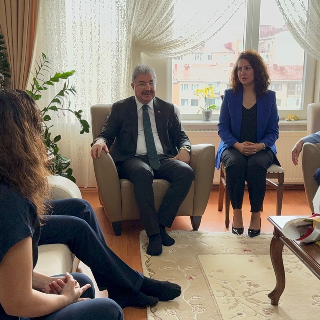 Ödüllü ve ilk doktoralı işitme engelli mühendis çifte validen anlamlı ziyar...
