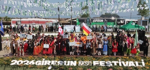 Uluslararası Aksu Festivali kapsamında yöredeki Mayıs 7'si geleneği yaşatıl...
