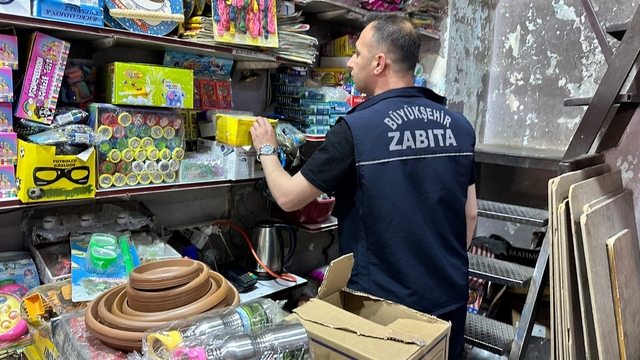Diyarbakır'da bayram öncesi tatlı, şekerleme ve marketlere gıda denetimi