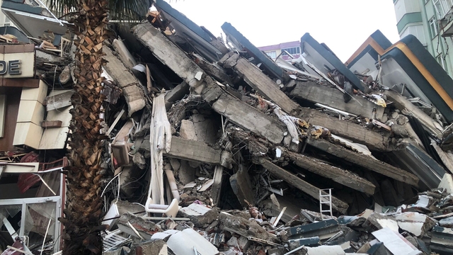 19 kişinin öldüğü Fazilet Apartmanı davasında ek rapor alınacak