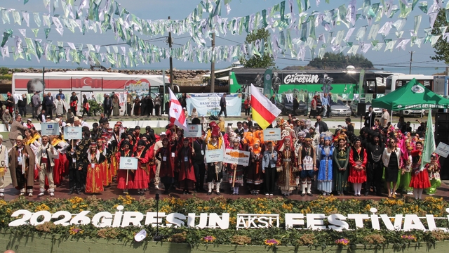 Uluslararası Aksu Festivali kapsamında yöredeki Mayıs 7'si geleneği yaşatıldı
