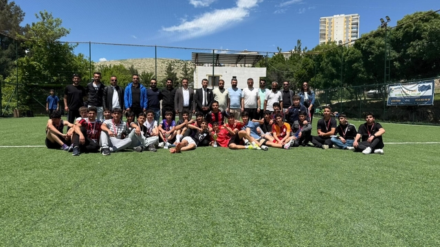 Diyarbakır'da "Maarifin Kalbinde Marifetli Gençlik" temasıyla futbol turnuvası düzenlendi