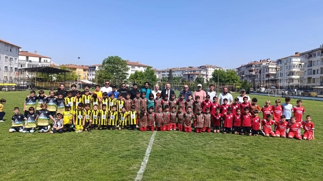 Çınarcık'ta futbol turnuvası düzenlendi