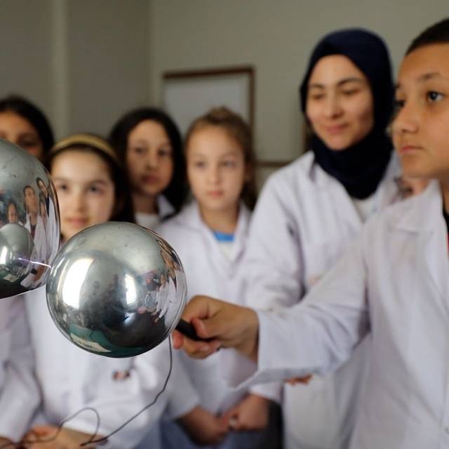 Başiskele Çocuk Üniversitesi 600 özel yetenekli öğrenciyi geleceğe hazırlıy...