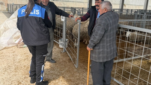 Emniyetten hayvan pazarında sahte para uyarısı