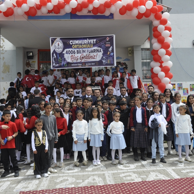 Cumhuriyet İlk ve Ortaokulu'nda 'Bilim ve Sanat Şöleni' düzenlendi