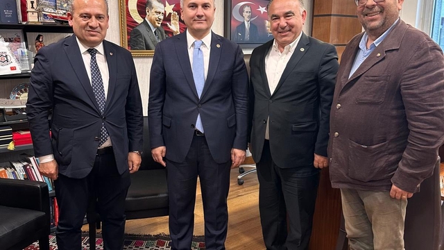 Körfez heyetinden Ankara'da çıkarma
Meclis'te Milletvekili Canbey'e ziyaret