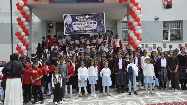 Cumhuriyet İlk ve Ortaokulu'nda 'Bilim ve Sanat Şöleni' düzenlendi