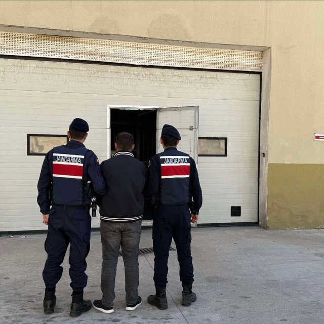 Kesinleşmiş 17 yıl cezayla aranan şahsı jandarma yakaladı