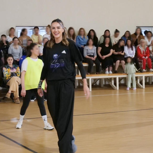 Meryem Boz, kadın hükümlü ve tutuklularla bir araya geldi