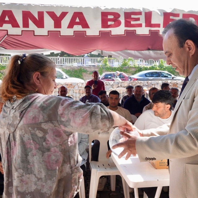 Alanya'da kurban satış ve kesim yerleri açıklandı
Küçükbaş kurbanlıkların k...