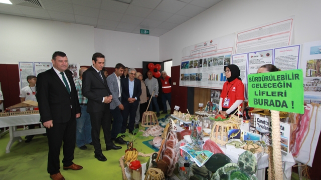 Bozyazı ilçesinde TÜBİTAK 4006 Bilim Fuarı başladı