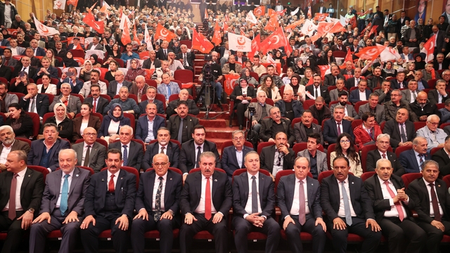 BBP Genel Başkanı Destici, partisinin Sivas il kongresinde konuştu: