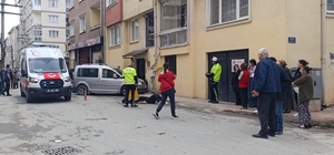 Hafif ticari araç yayalara çarptı: 3 yaralı