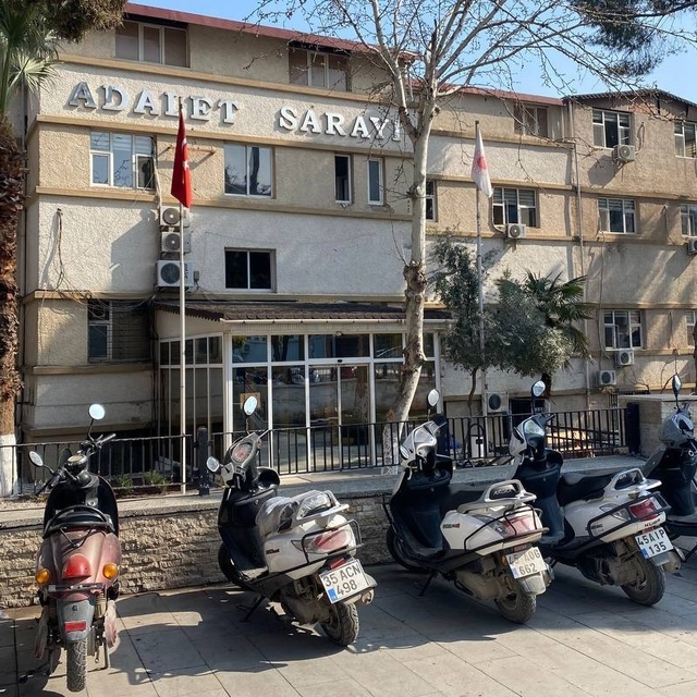 Alaşehir'de 21 kök kenevir ele geçirildi