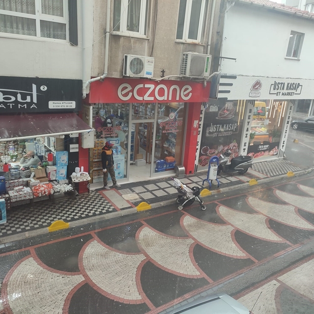 Keşan'da sağanak yağış etkili oldu