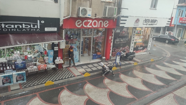 Keşan'da sağanak yağış etkili oldu