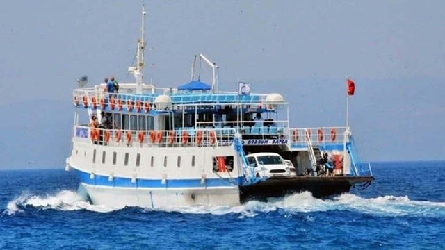 Bodrum'da feribota kuvvetli rüzgar engeli