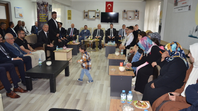 Muş'ta kütüphane ve aile destek merkezi açıldı