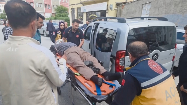 Kütahya'da direksiyon başında rahatsızlanan sürücü kaza yaptı