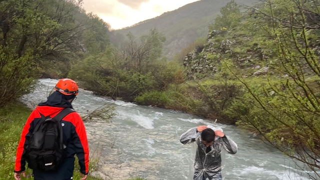 Muş'ta dereye düşerek kaybolan kadının bulunması için çalışma başlatıldı