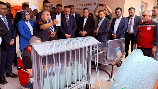 Türkiye'nin ilk zirai mücadele test istasyonu Sarıgöl'de açıldı