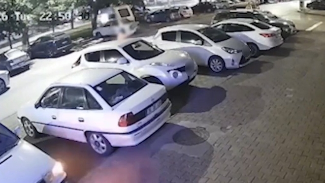 Kayseri'de turizm acentasını kurşunlayan şahıs yakalandı
Kurşunlama anı güvenlik kamerasında