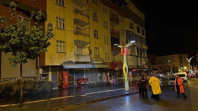 Hakkari'de 6 bina çökme riski nedeniyle tahliye edildi