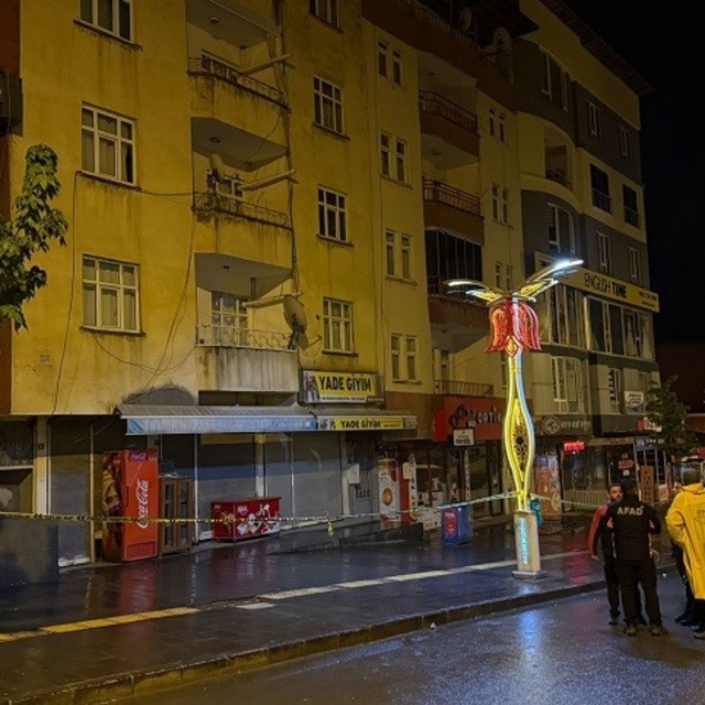Hakkari'de 6 bina çökme riski nedeniyle tahliye edildi