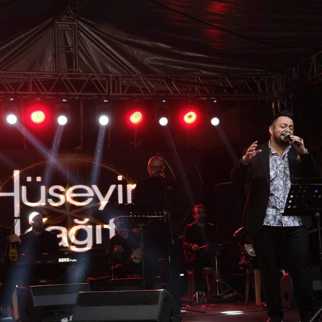 Hüseyin Kağıt Sarıgöl'ü coşturdu