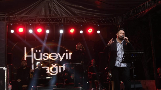 Hüseyin Kağıt Sarıgöl'ü coşturdu